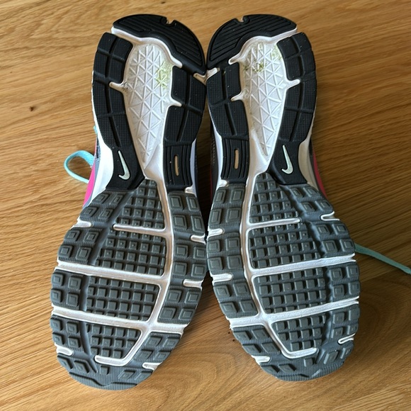 Nike Revolution Running Shoe - Picture 9 of 10